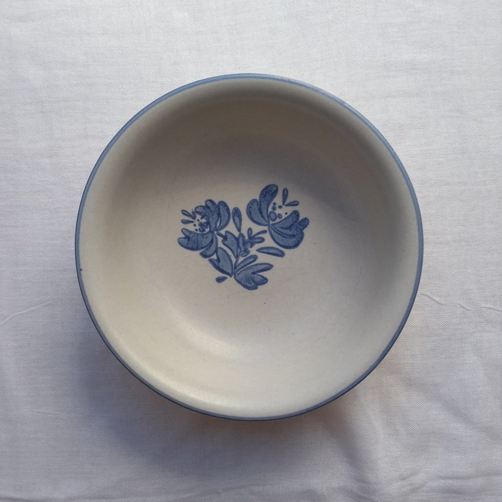 Vintage Pfaltzgraff Yorktowne Soup or Cereal Bowl